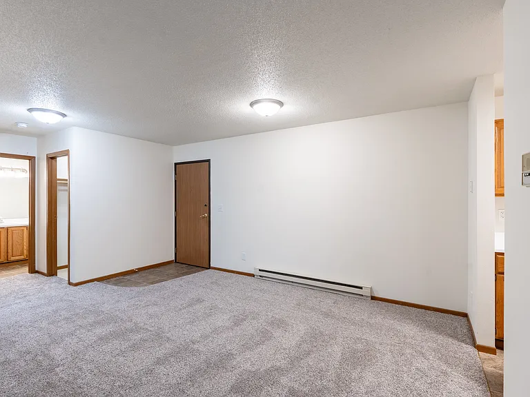 Fargo, ND Brownstone Apartments | 21C | Dining