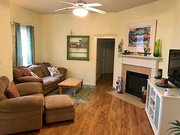 2nd image of 904 W Regatta