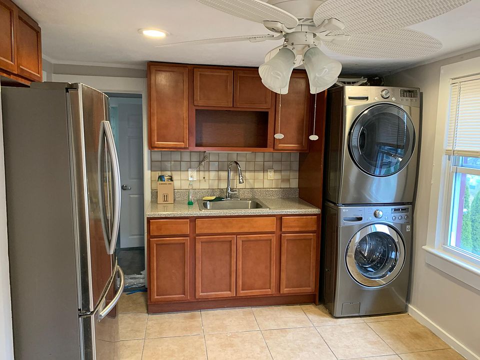 1st image of 602 1st Ave #2F
