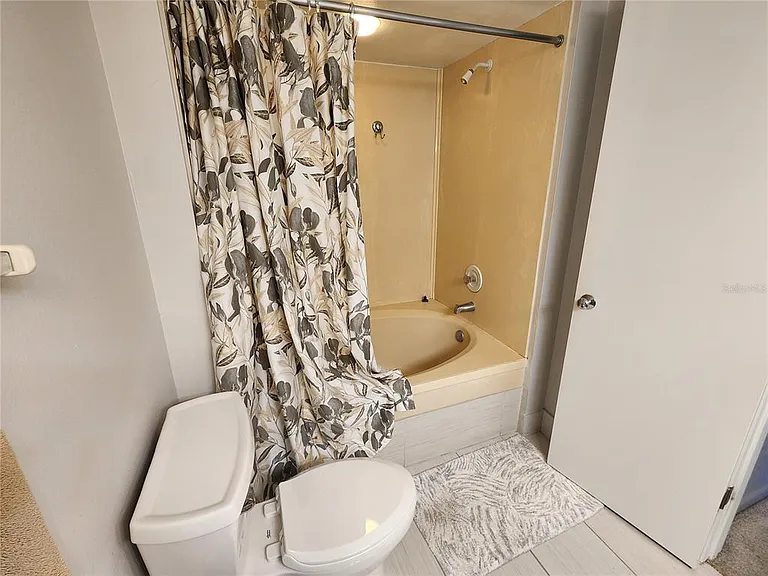5901 Bahia Del Mar Cir #124 — Photo 13