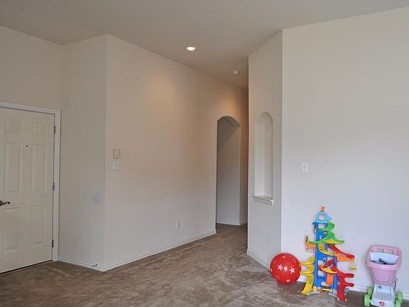 4th image of 7033 Welshman Dr