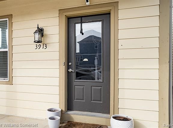 3rd image of 3913 Andover Ave
