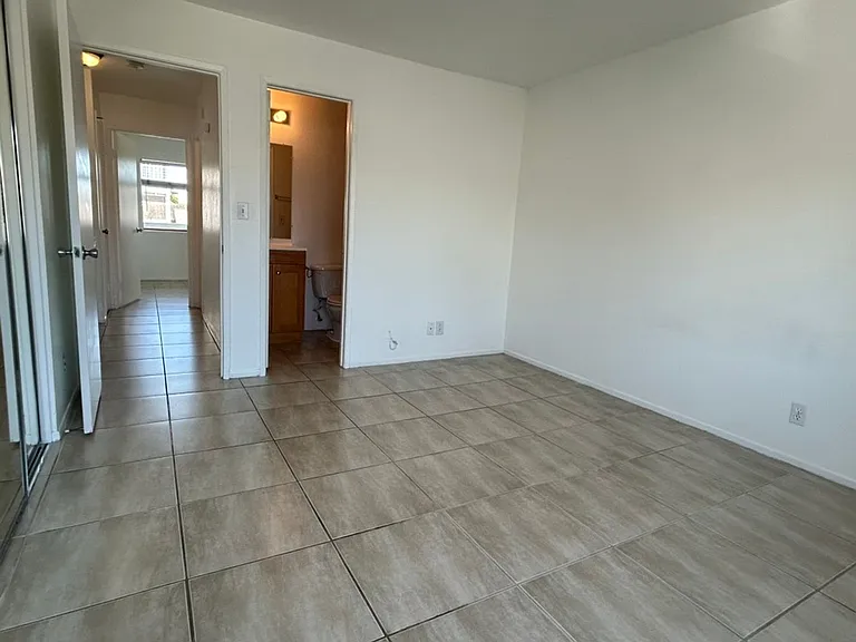 755 Gaviota Ave — Photo 11