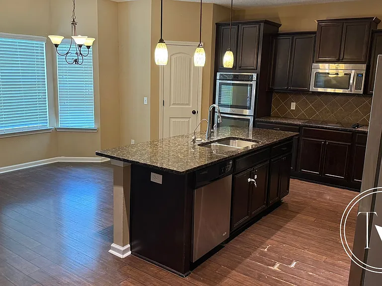 639 Red Oak Ln — Photo 14
