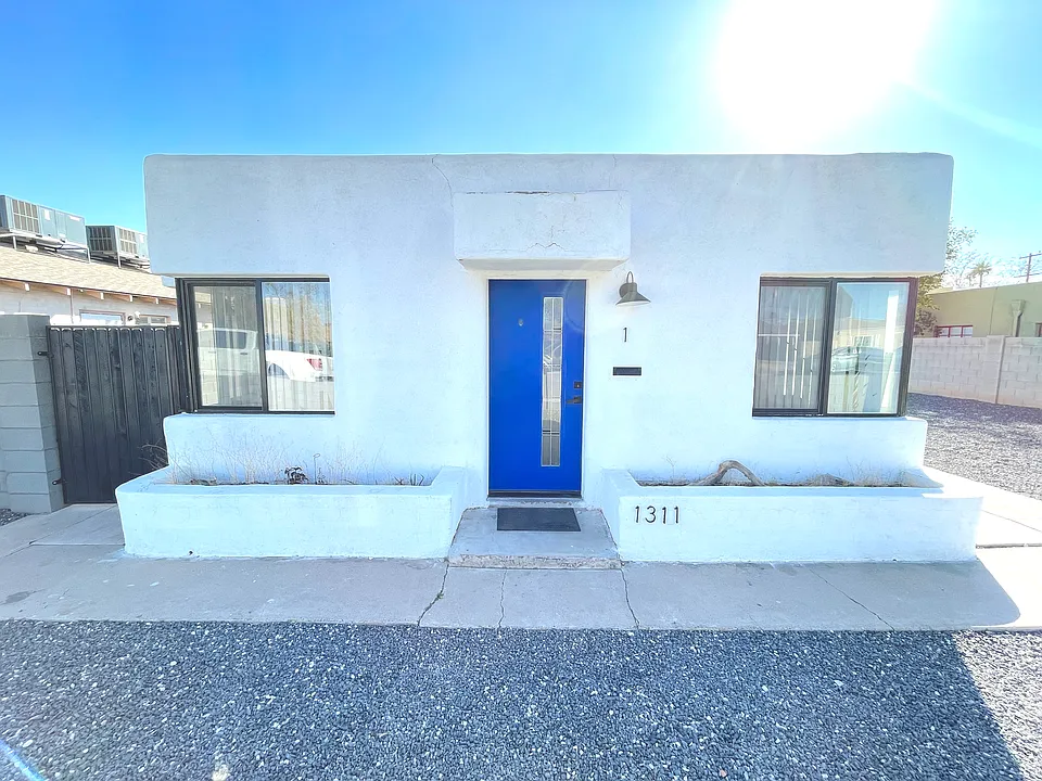 1311 W Clarendon Ave #1