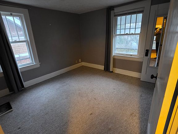 5th image of 700 Lakemont Ave