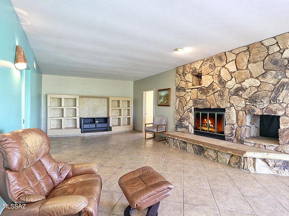 5th image of 2341 W Tangerine Rd
