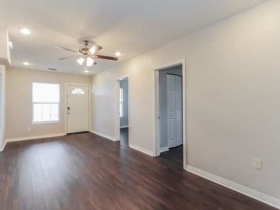 4th image of 606 N Vermont St