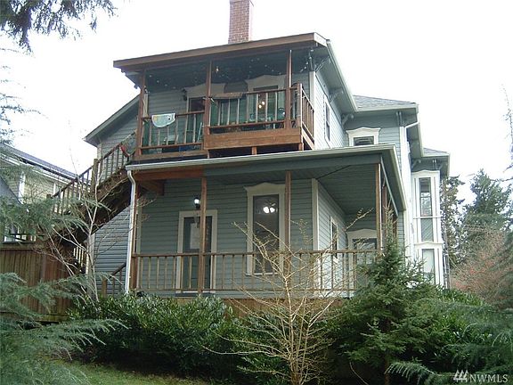 3rd image of 218 Avenue A