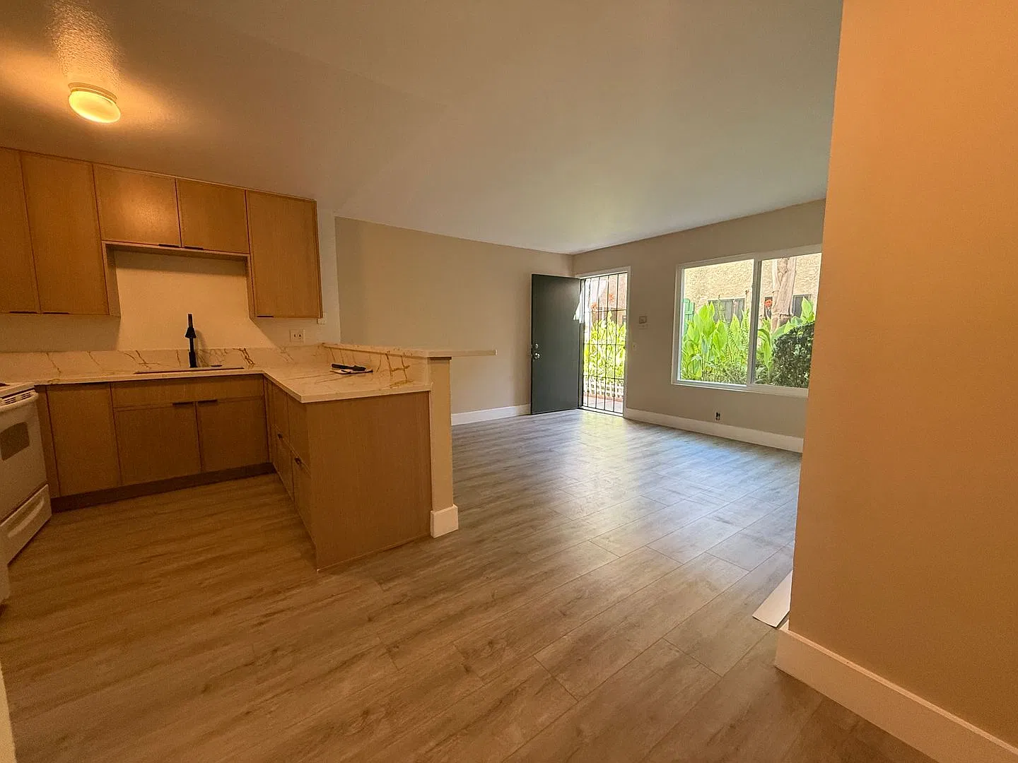 Cute Fully Remodeled One Bedroom Apartment in Central San Diego — Photo 1