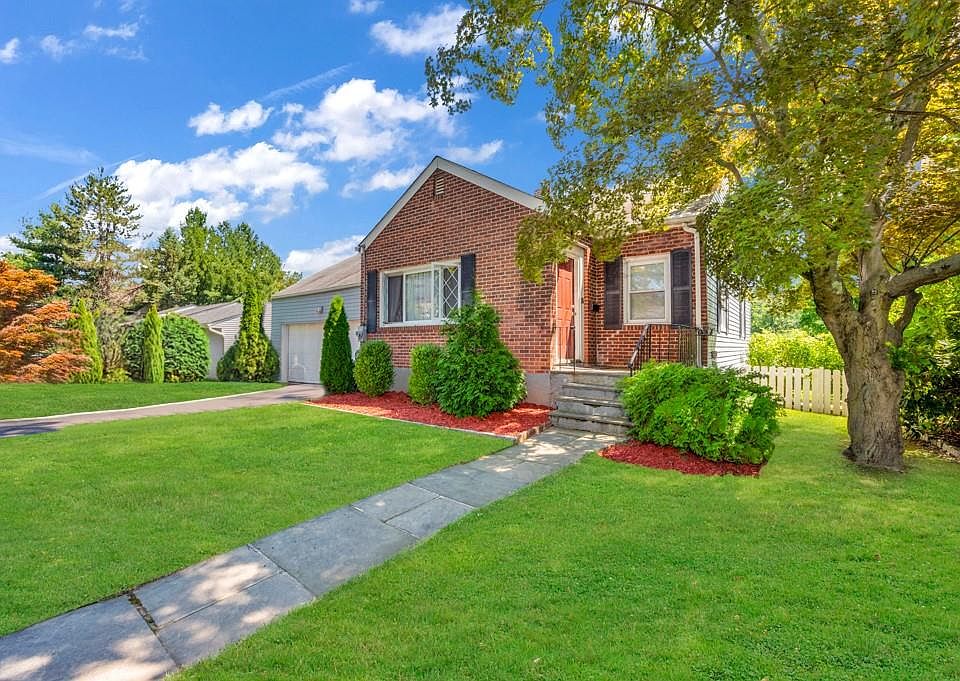 1st image of 10 Cloverdale Avenue
