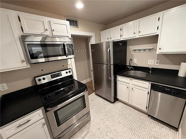 1514 Joseph St #B — Photo 7