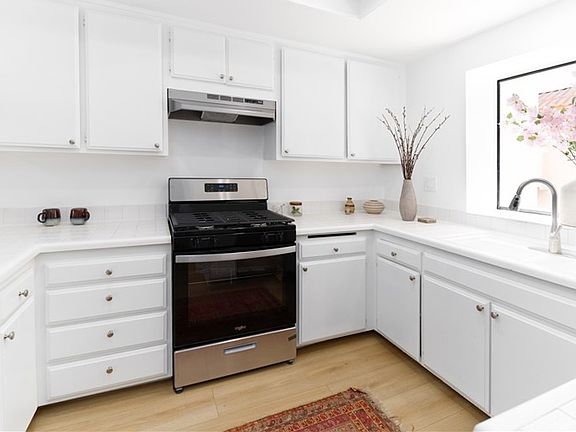 4th image of 4365 McLaughlin Ave APT 4