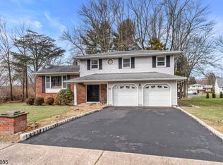 10 Andre Dr, Succasunna, NJ 07876