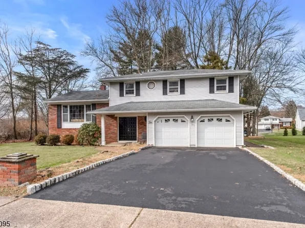 10 Andre Dr, Roxbury Twp., NJ 07876