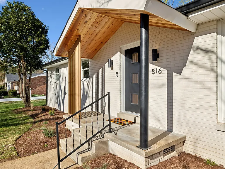 816 Victoria Dr — Photo 37