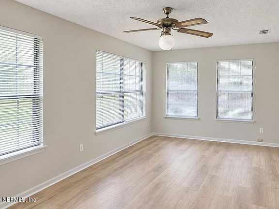 5th image of 4619 Pine Ave