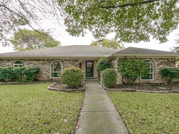 4th image of 303 Genoa Dr