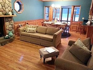 5th image of 122 Manor Ave