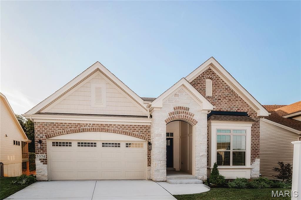 5374 Tesson Ct, Saint Louis, MO 63128 | Zillow
