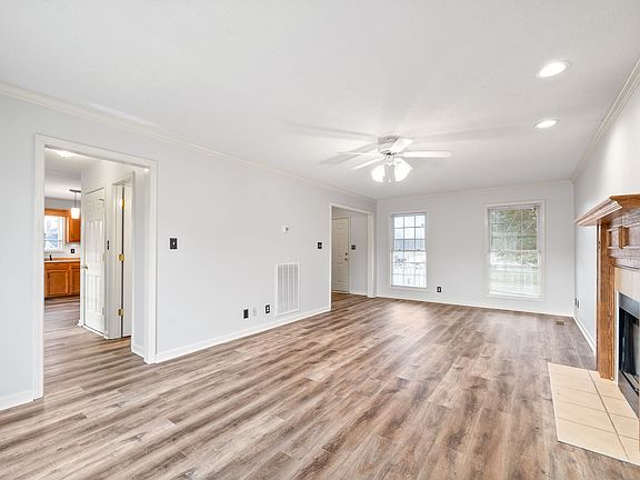 5th image of 1041 Periwinkle Pl