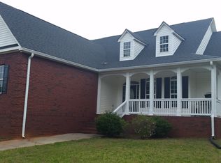 108 Garnett Point Dr, Carrollton, GA 30117