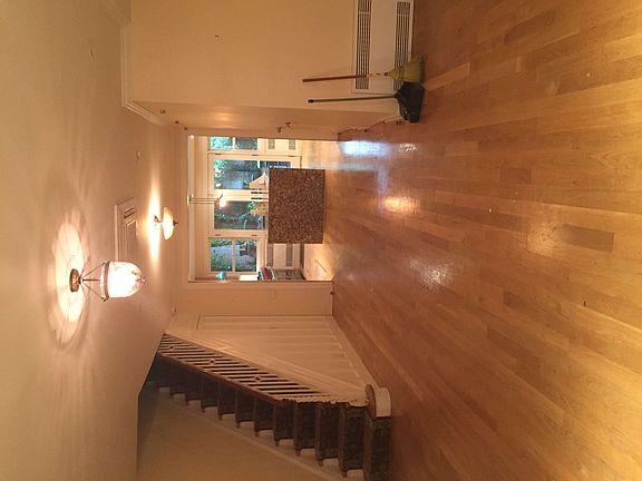 2nd image of 213 E 48th St