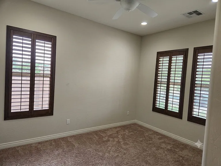 2364 E Susan Dr — Photo 27