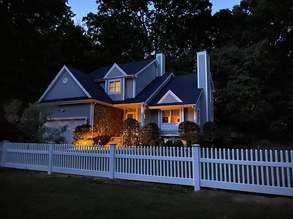 19 Elizabeth Pl, Armonk NY