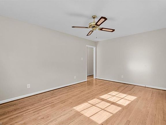 5th image of 2101 Carpenter St
