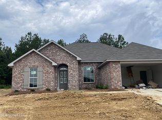 553 Fairway Ave, Byram, MS 39272