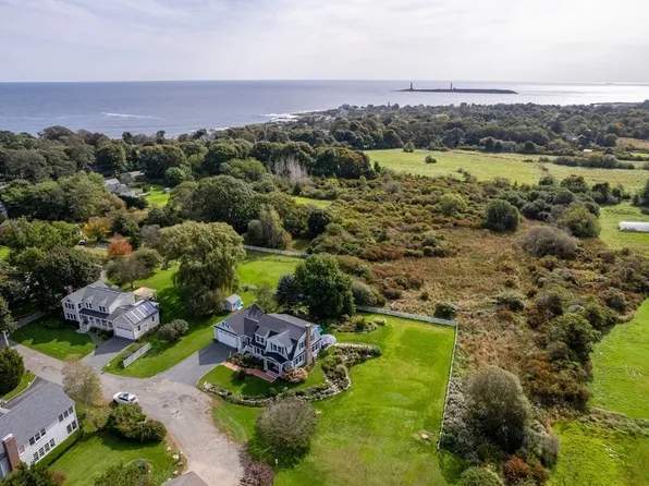 8 Brooks Rd, Rockport, MA 01966
