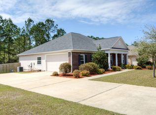 118 Camellia Ct, Freeport, FL 32439