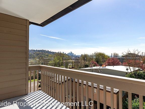 4th image of 2119 23rd Ave W APT 202