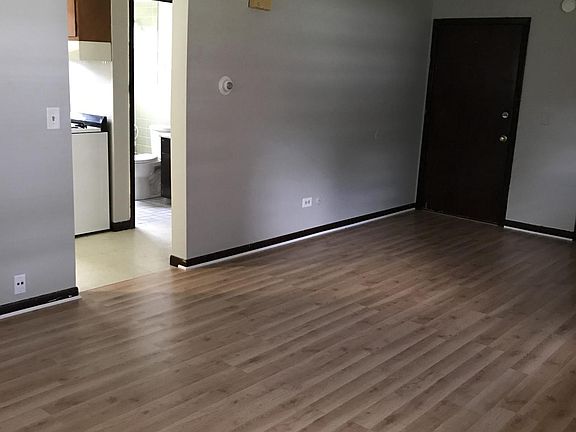 4th image of 393 Ann St APT 1