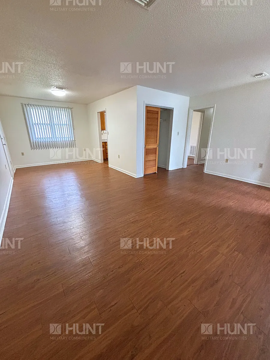 Building Photo - 542 W Laurel Bay Blvd