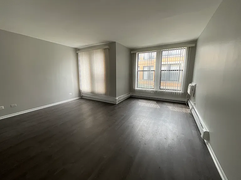 4631 S Lake Park — Photo 10