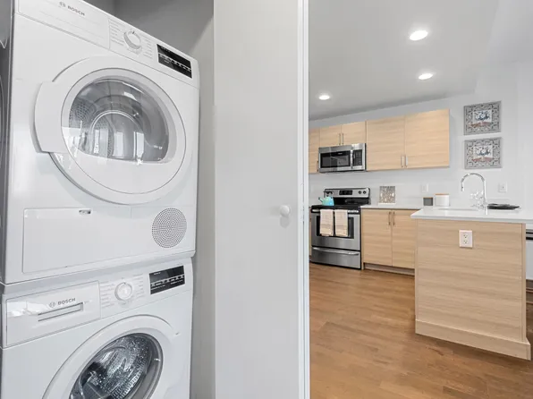 2030 Hudson Street image 219 of 284