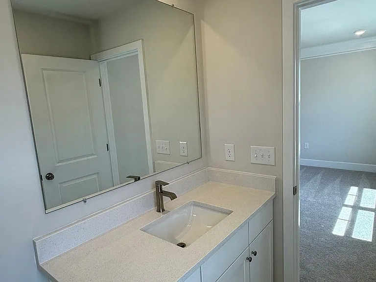 2108 Winterberry Ln — Photo 13
