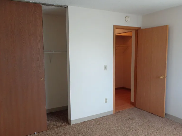 Crestwood Apartments — Photo 46