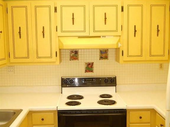 4th image of 5 Euclid Ave APT 95
