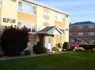 6939 W 64th Pl APT 7, Chicago, IL 60638