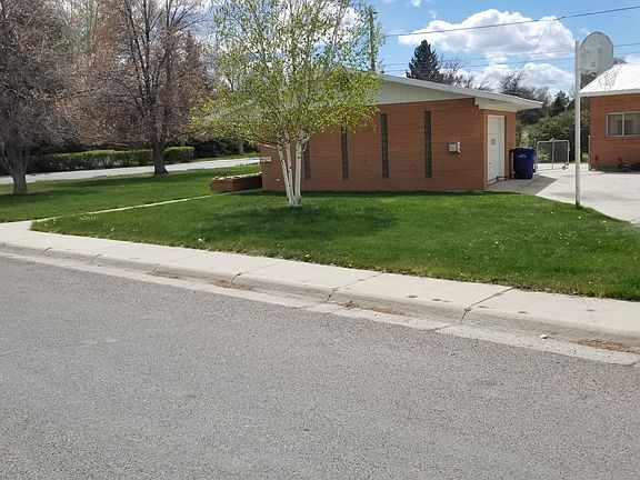 3rd image of 904 Sherry Dr #904