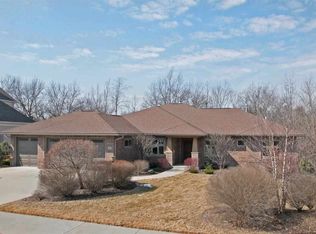 981 Highland Park Ave, Coralville, IA 52241