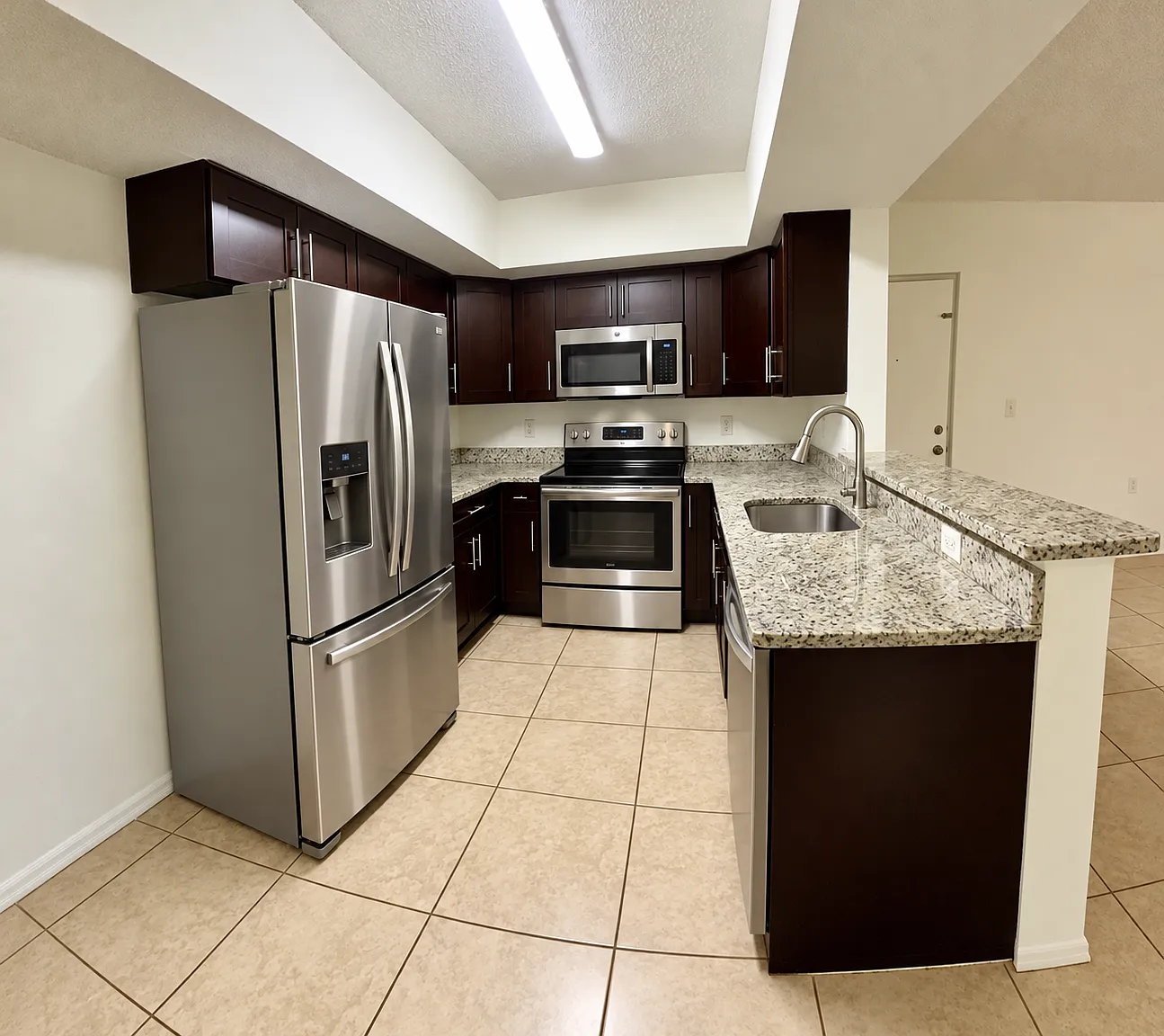 2 bed, 1015 sqft, $2,075 — Photo 3