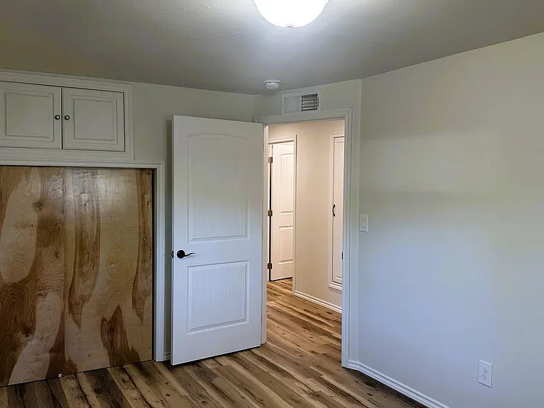 818 NE Johnson St — Photo 6