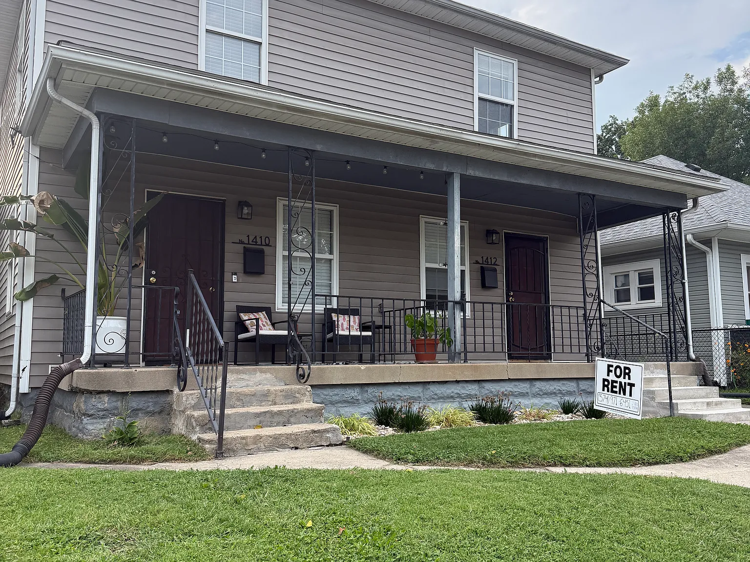 2 bed, 1.5 bath, 1100 sqft, $1,400 — Photo 2