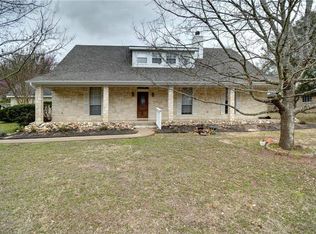 1304 Meadow Cv, Elgin, TX 78621