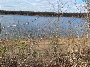 44 Cravens Dr, Savannah, TN 38372