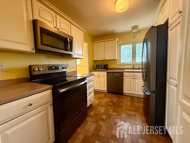 5 Sussex Ct — Photo 16